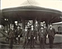 Men_at_depot